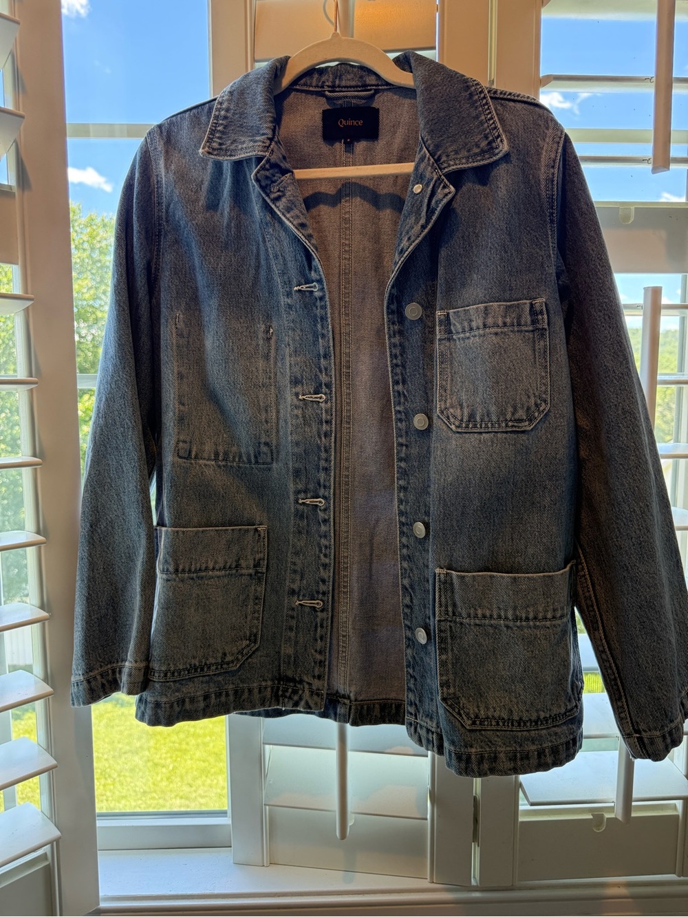 Quince Women’s Jean Jacket in Washed Blue Denim - Picture 2 of 2